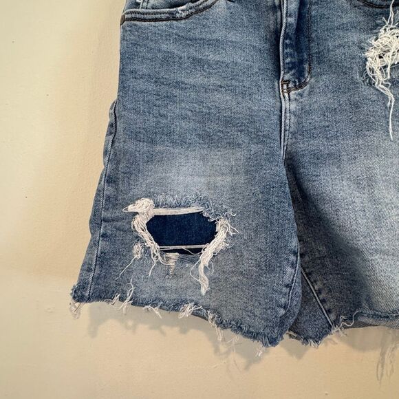 Judy Blue Light Wash High Rise Denim Patch Shorts Size Medium - Picture 4 of 8